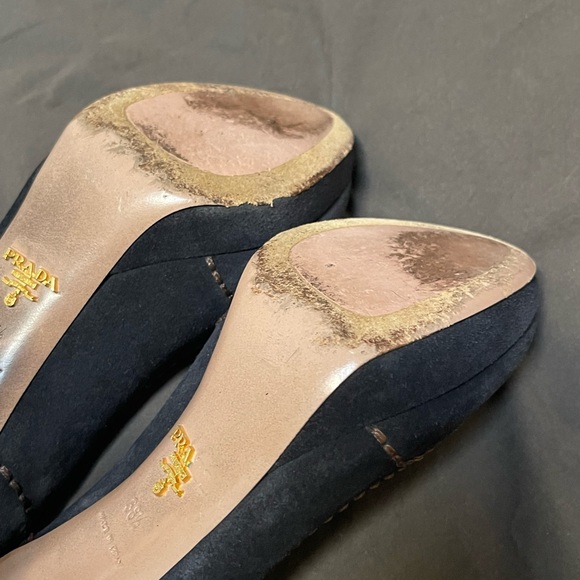 Prada Navy Suede Pumps with gorgeous stitching- no longer fit me! - Picture 5 of 9